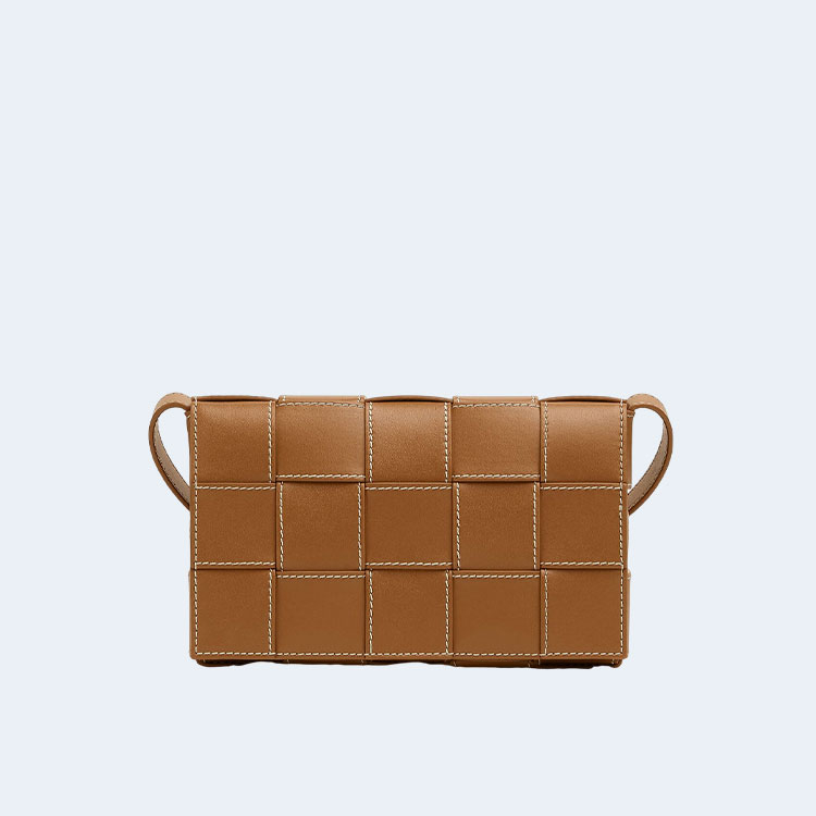 보테가 베네타 우드 내추럴 카세트백